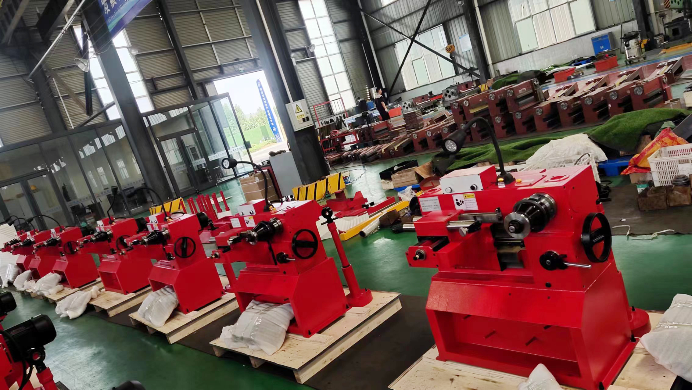 Brake Drum Disc Cutting Lathe Machine T8445 T8465 C9335 Loading Containers